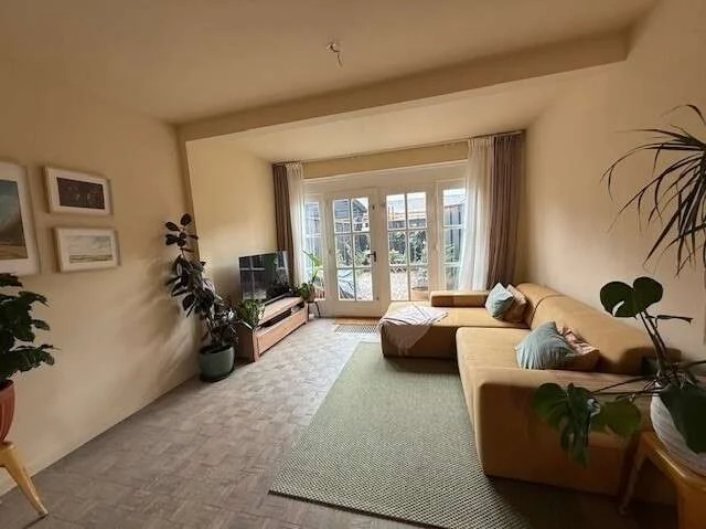 geblurde versie van de foto als achtergrond