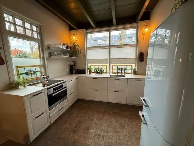 geblurde versie van de foto als achtergrond