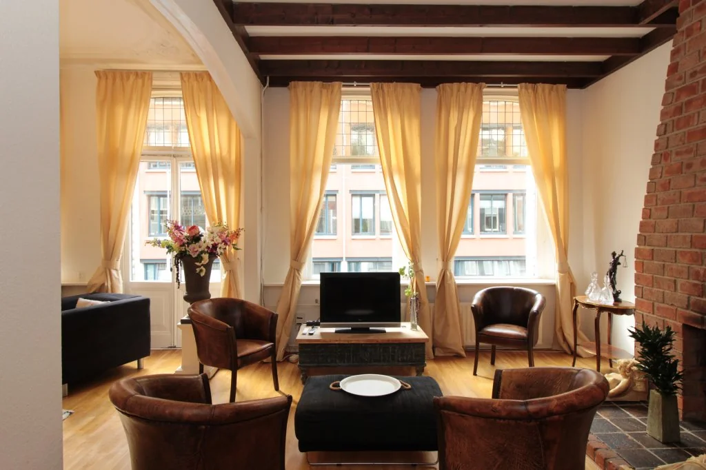 geblurde versie van de foto als achtergrond