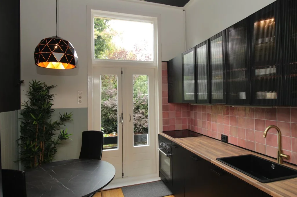 geblurde versie van de foto als achtergrond