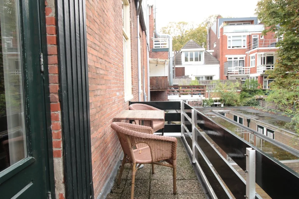 geblurde versie van de foto als achtergrond