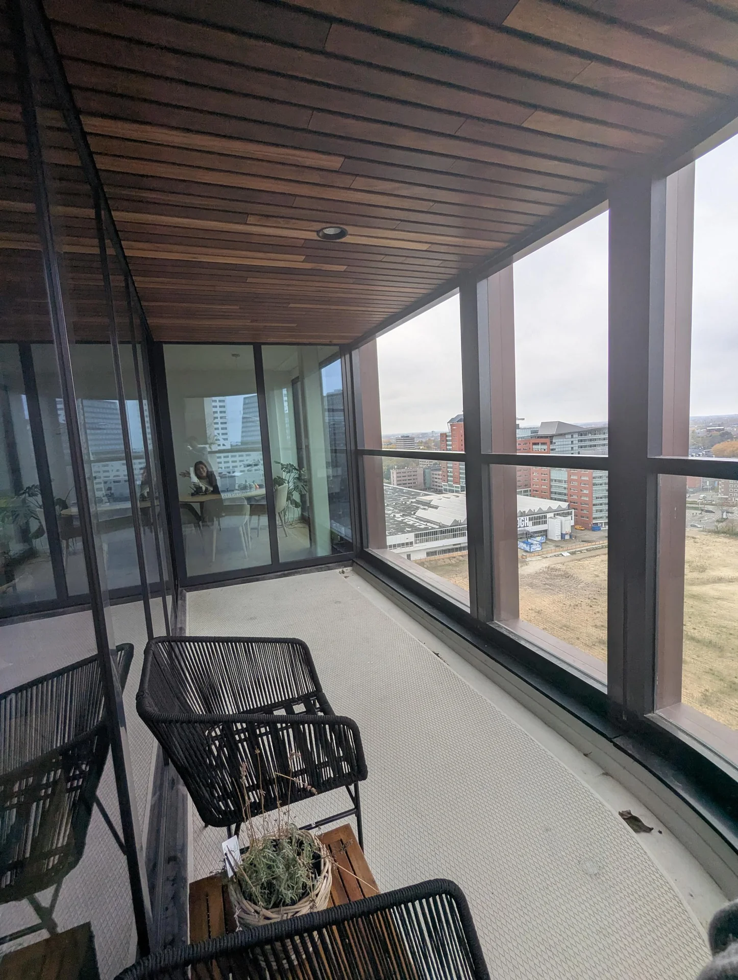 geblurde versie van de foto als achtergrond