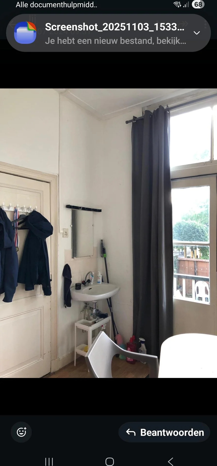 geblurde versie van de foto als achtergrond