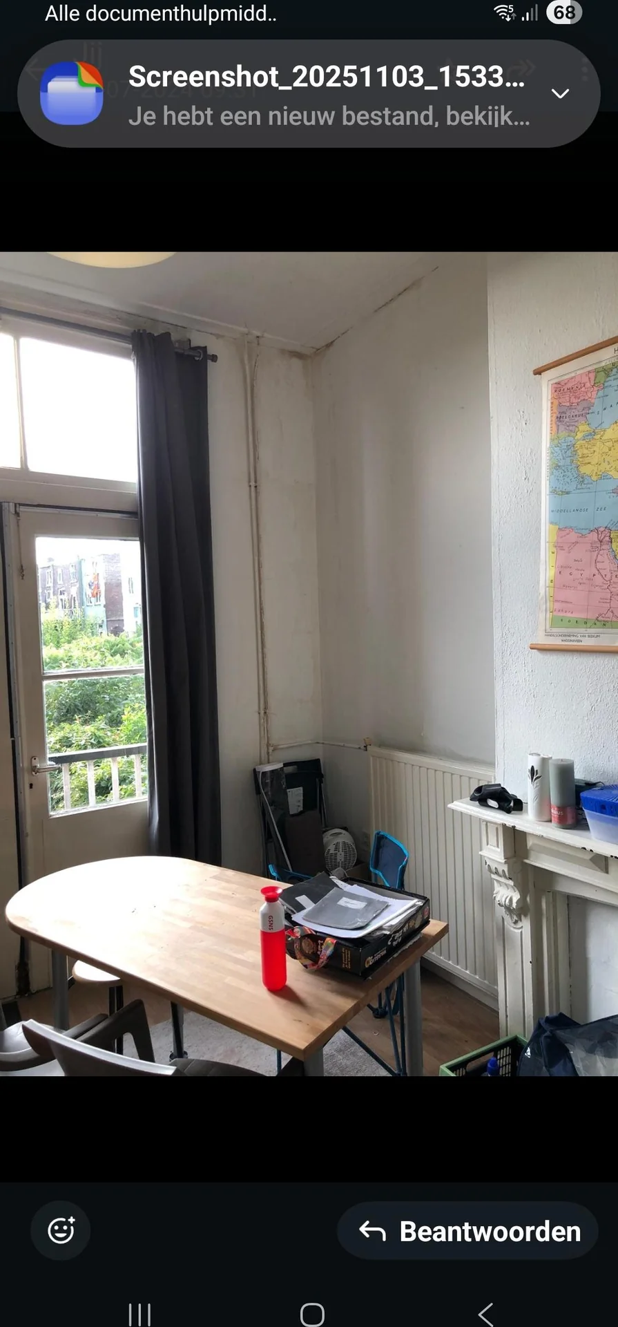 geblurde versie van de foto als achtergrond