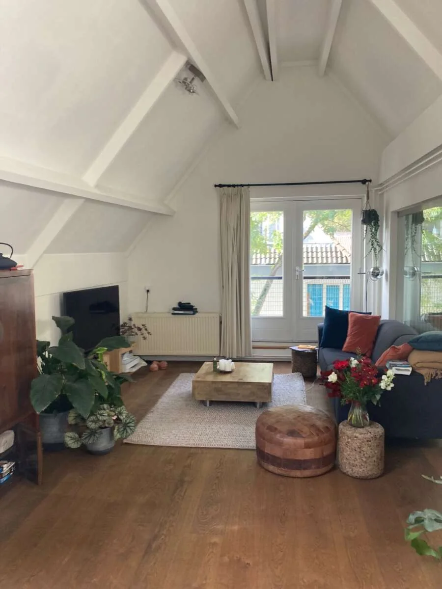 geblurde versie van de foto als achtergrond