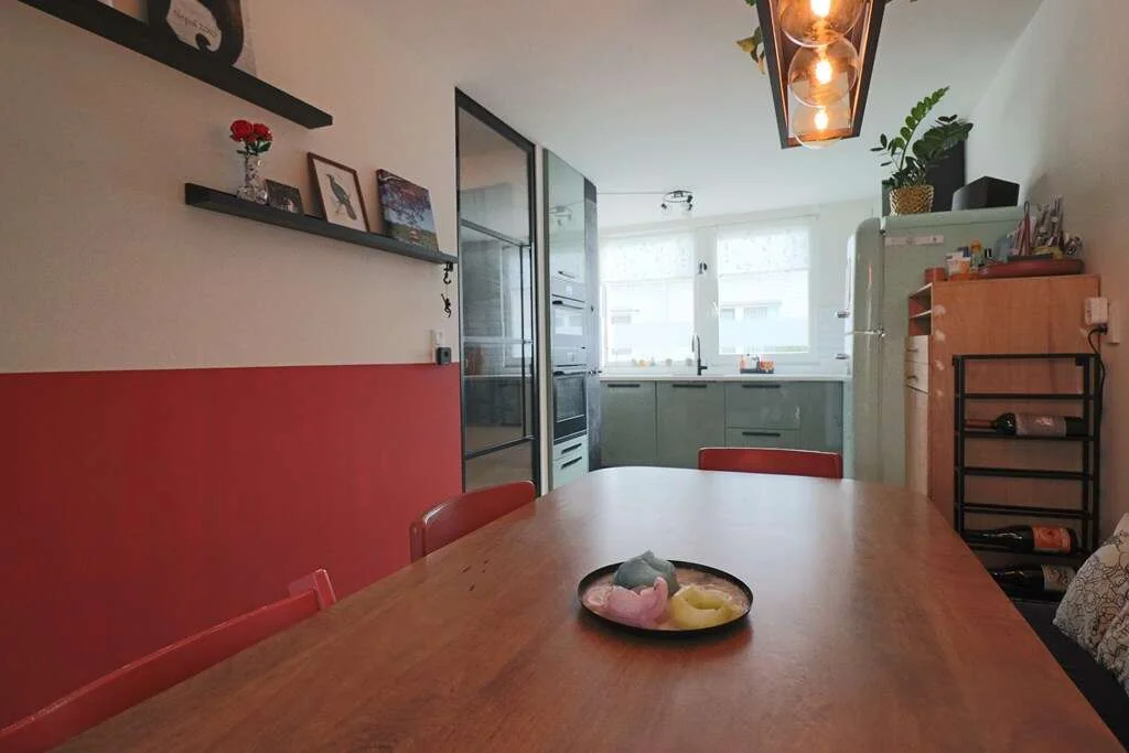 geblurde versie van de foto als achtergrond