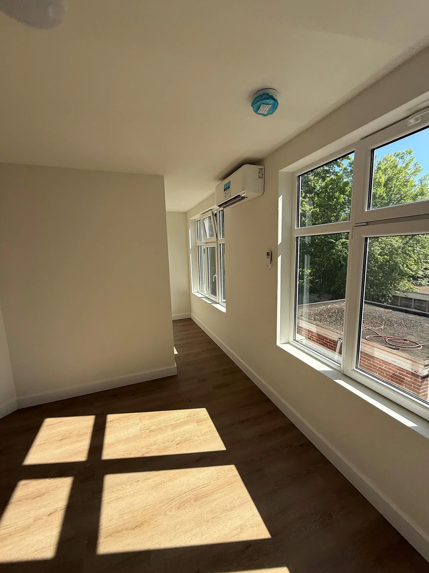 geblurde versie van de foto als achtergrond