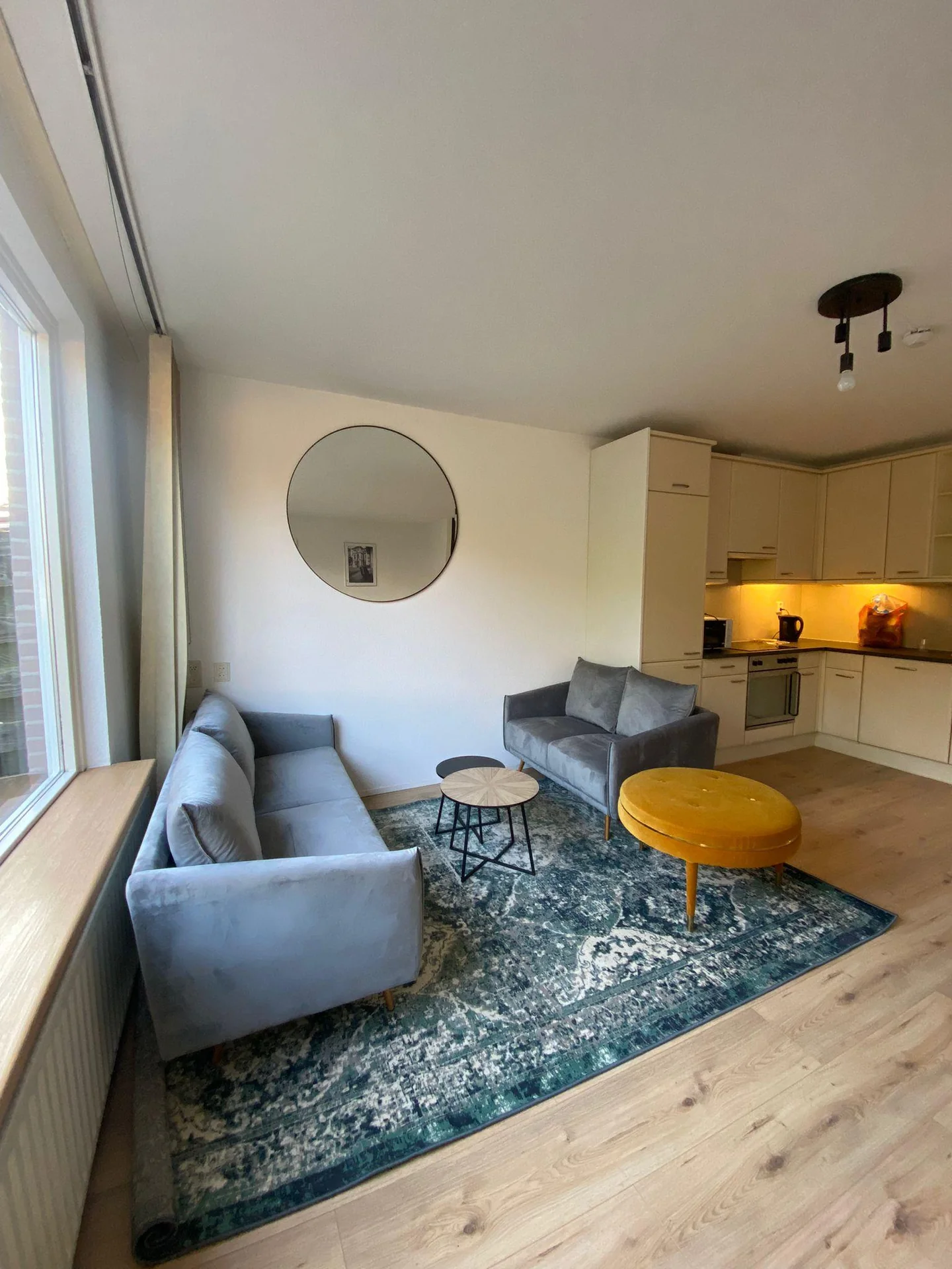 geblurde versie van de foto als achtergrond