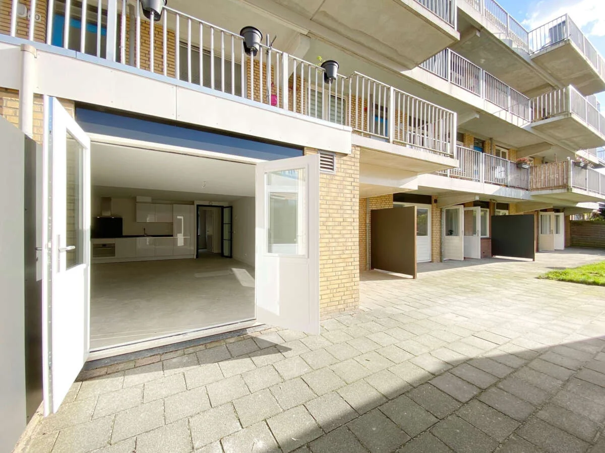 geblurde versie van de foto als achtergrond