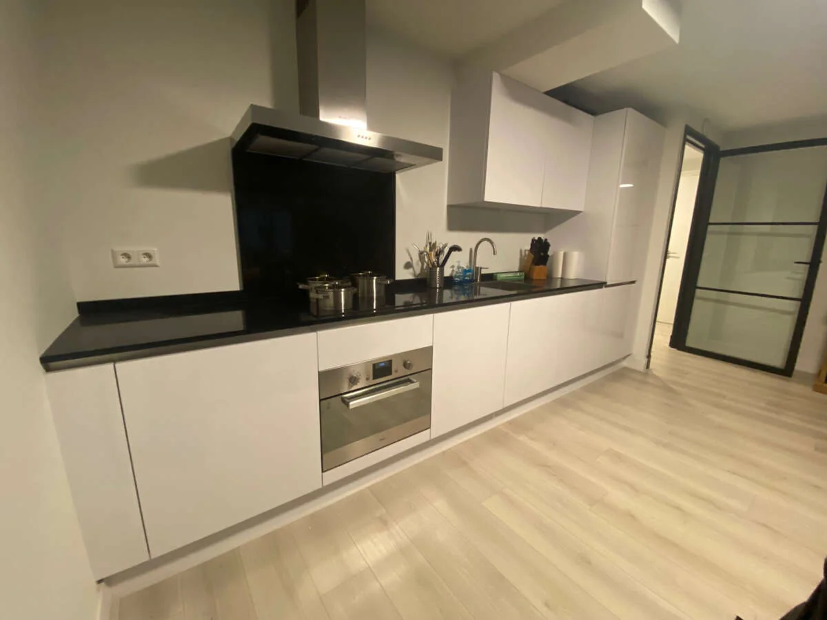 geblurde versie van de foto als achtergrond