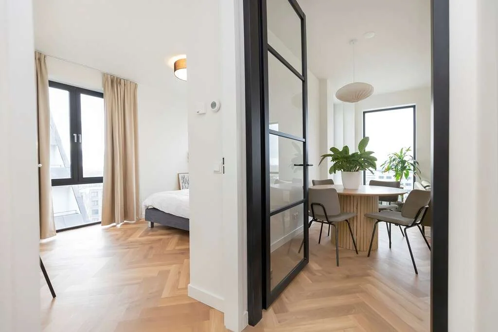 geblurde versie van de foto als achtergrond