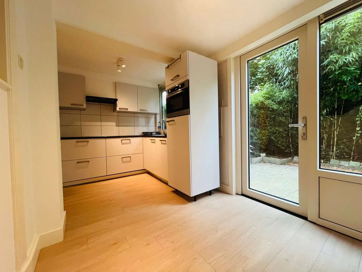 geblurde versie van de foto als achtergrond