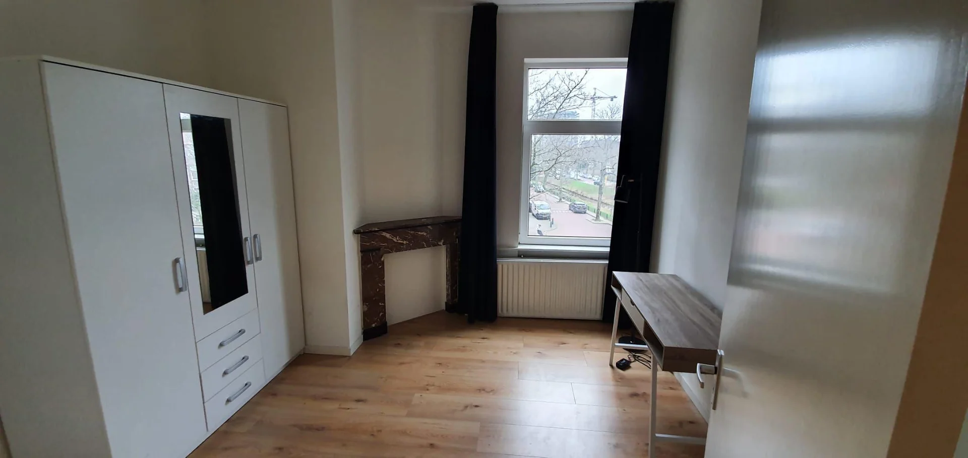 geblurde versie van de foto als achtergrond