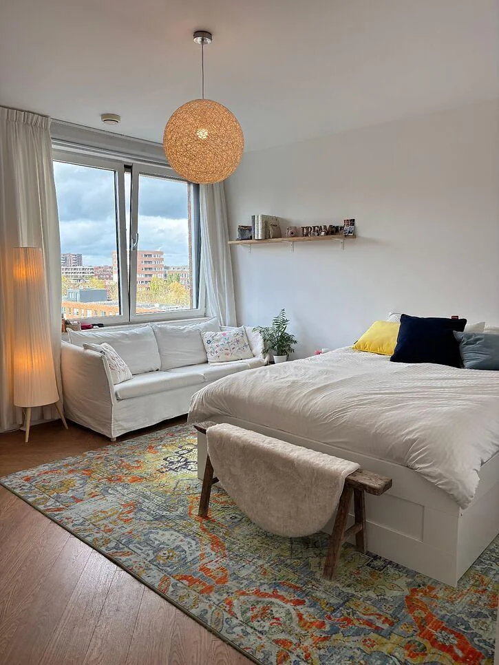 geblurde versie van de foto als achtergrond