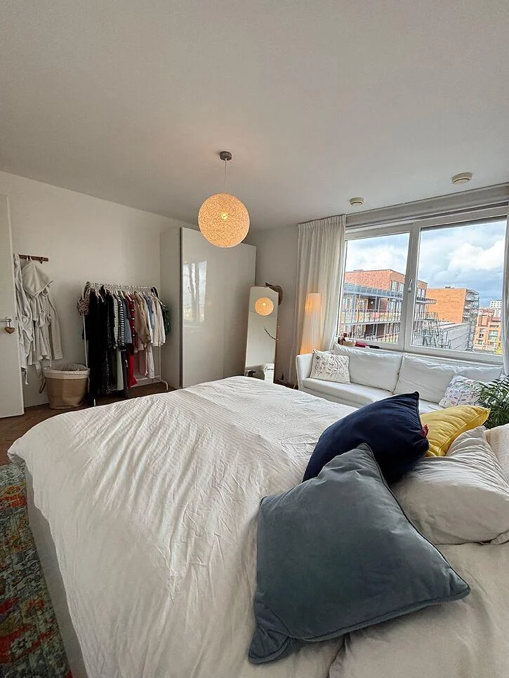 geblurde versie van de foto als achtergrond