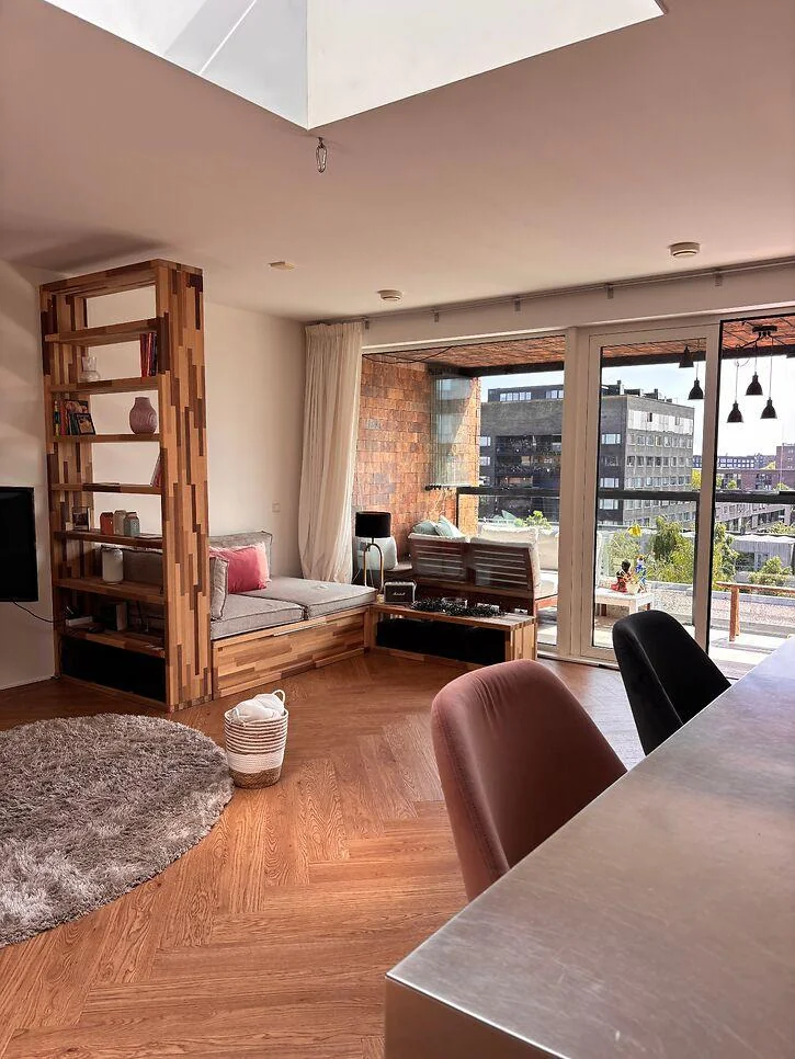 geblurde versie van de foto als achtergrond