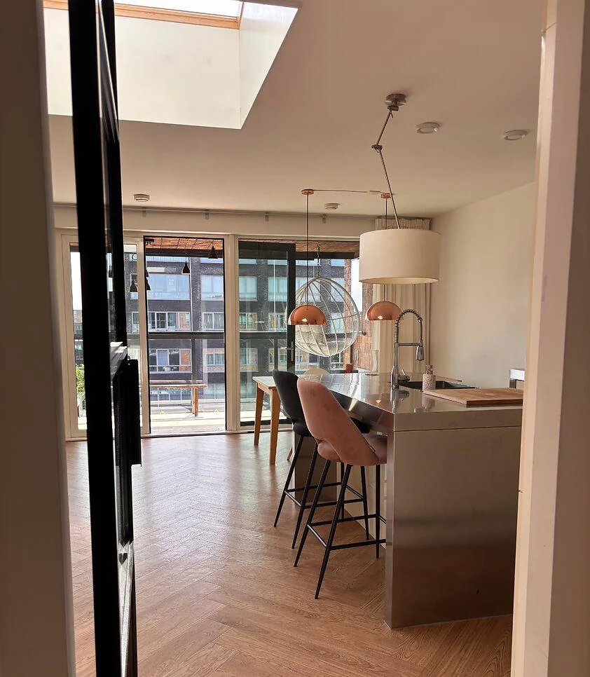 geblurde versie van de foto als achtergrond