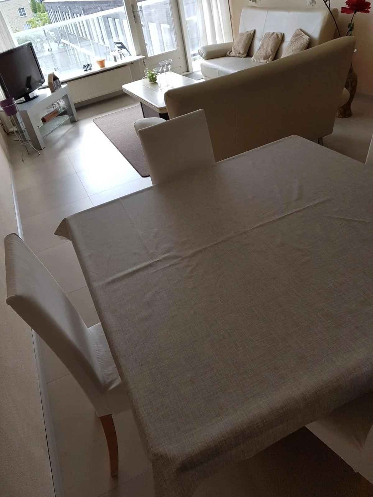 geblurde versie van de foto als achtergrond