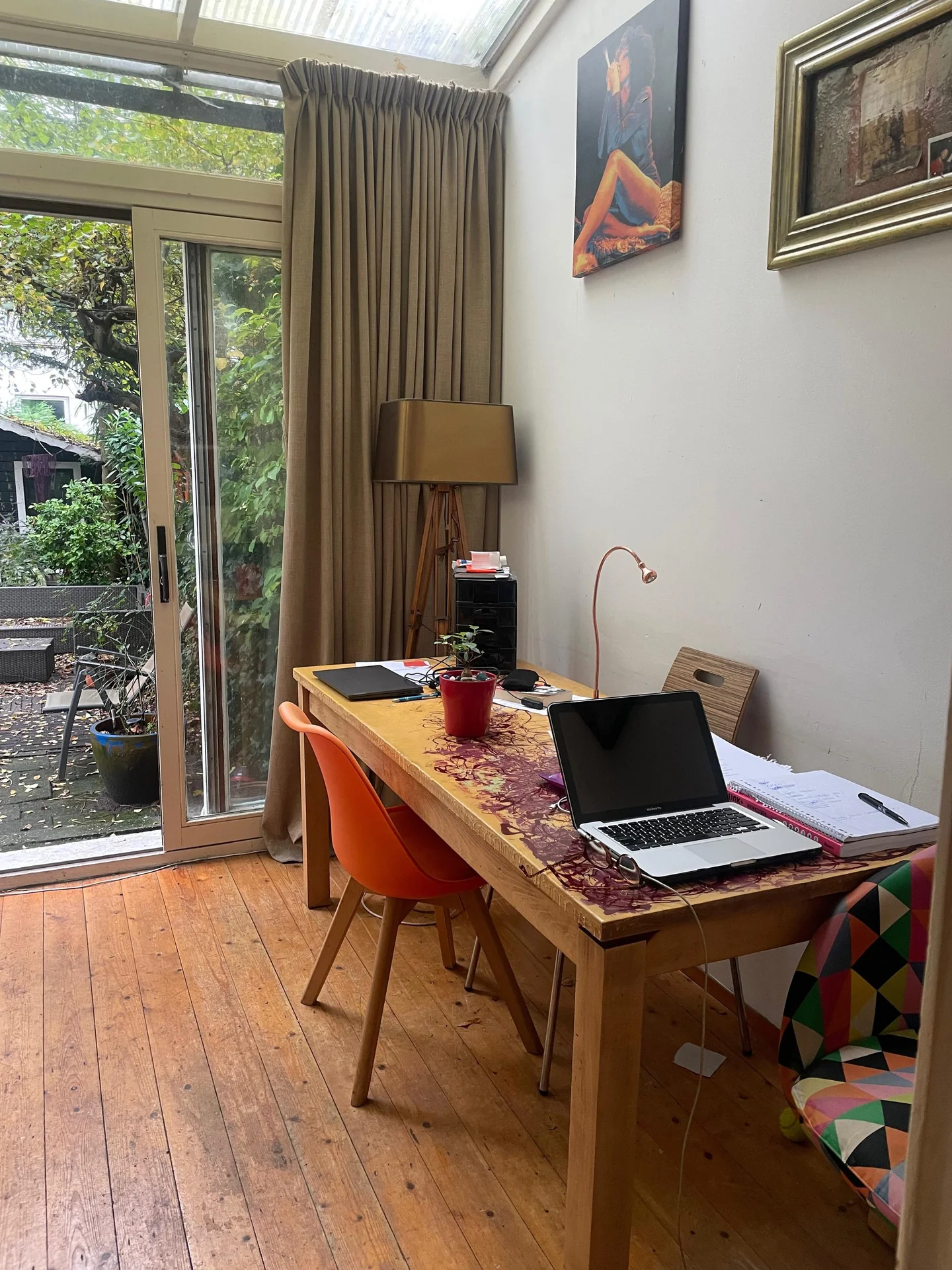 geblurde versie van de foto als achtergrond