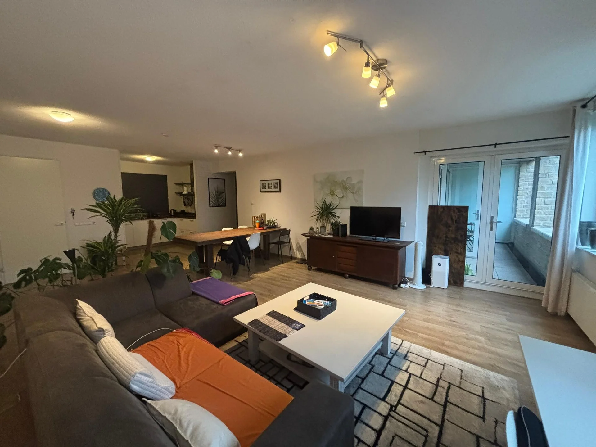 geblurde versie van de foto als achtergrond