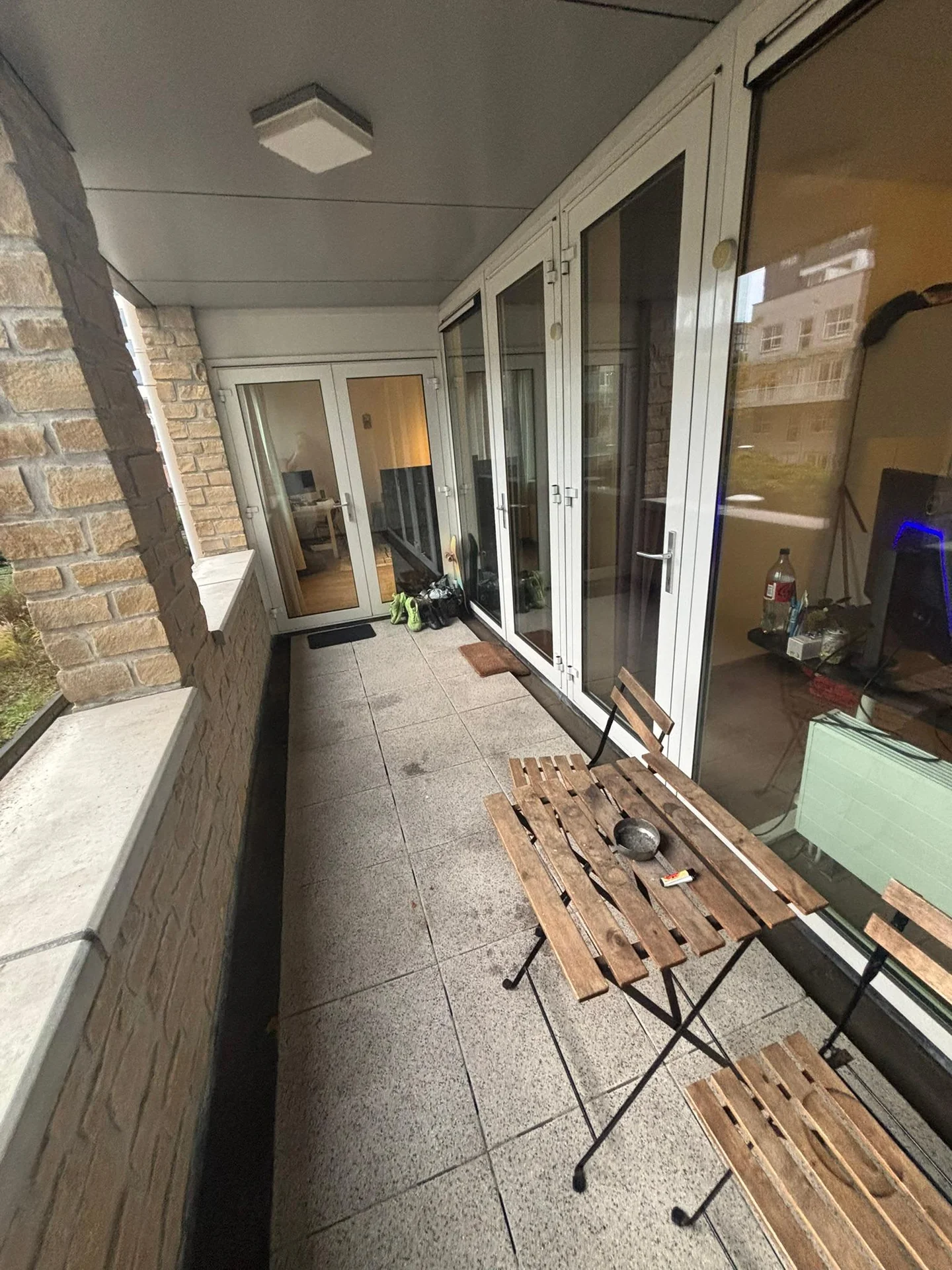 geblurde versie van de foto als achtergrond