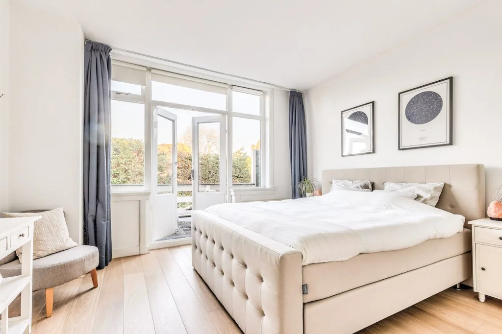 geblurde versie van de foto als achtergrond