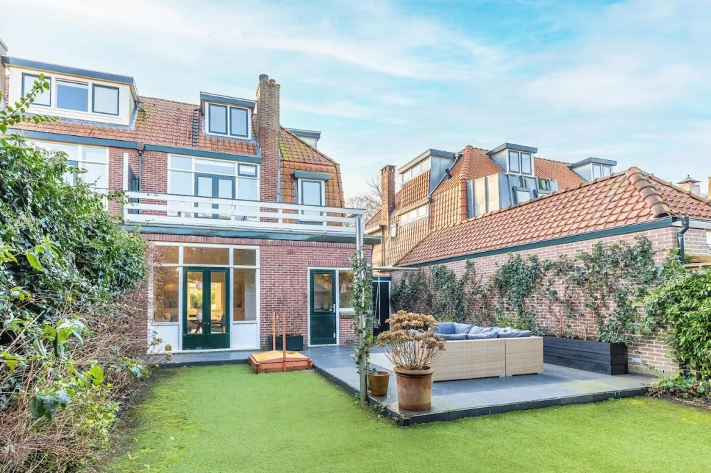 geblurde versie van de foto als achtergrond