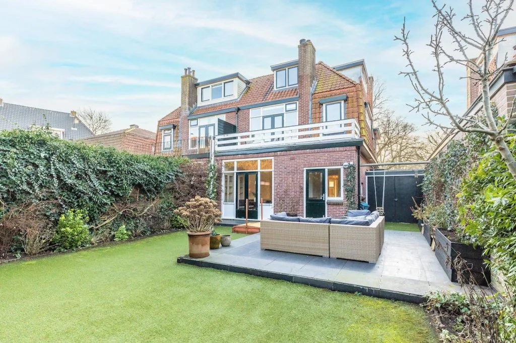 geblurde versie van de foto als achtergrond