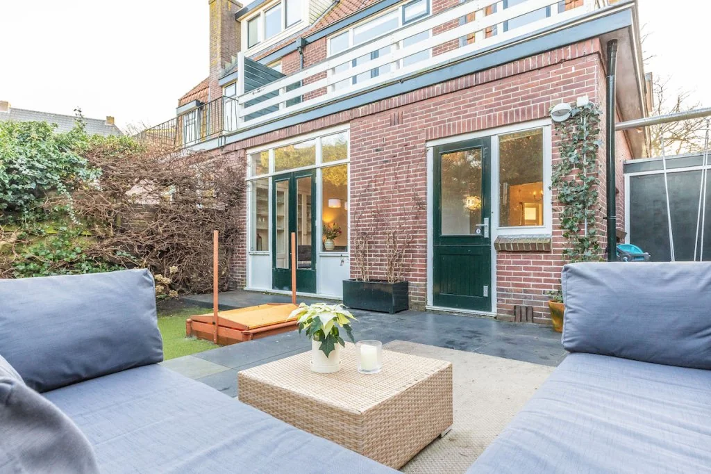 geblurde versie van de foto als achtergrond