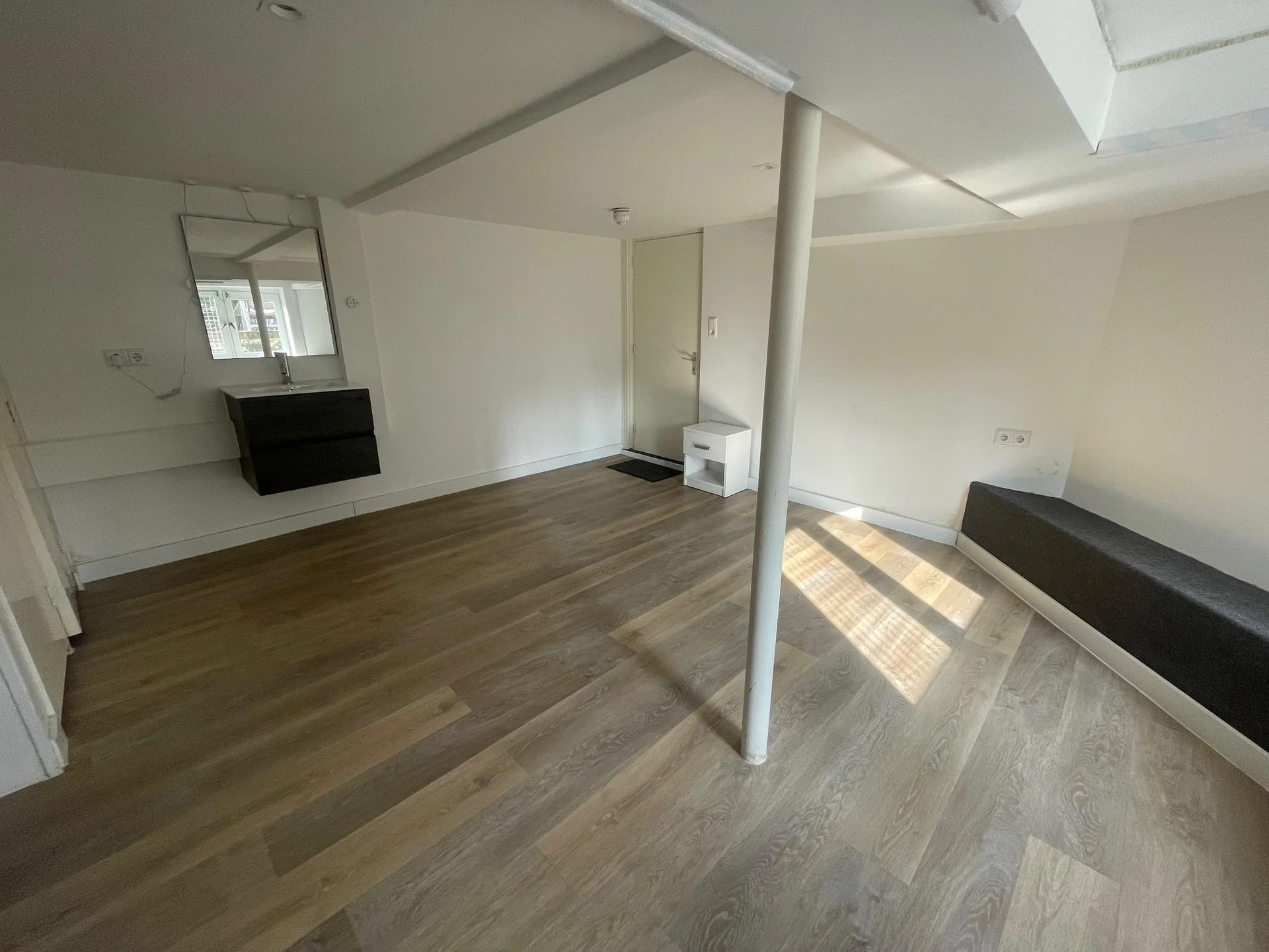 geblurde versie van de foto als achtergrond