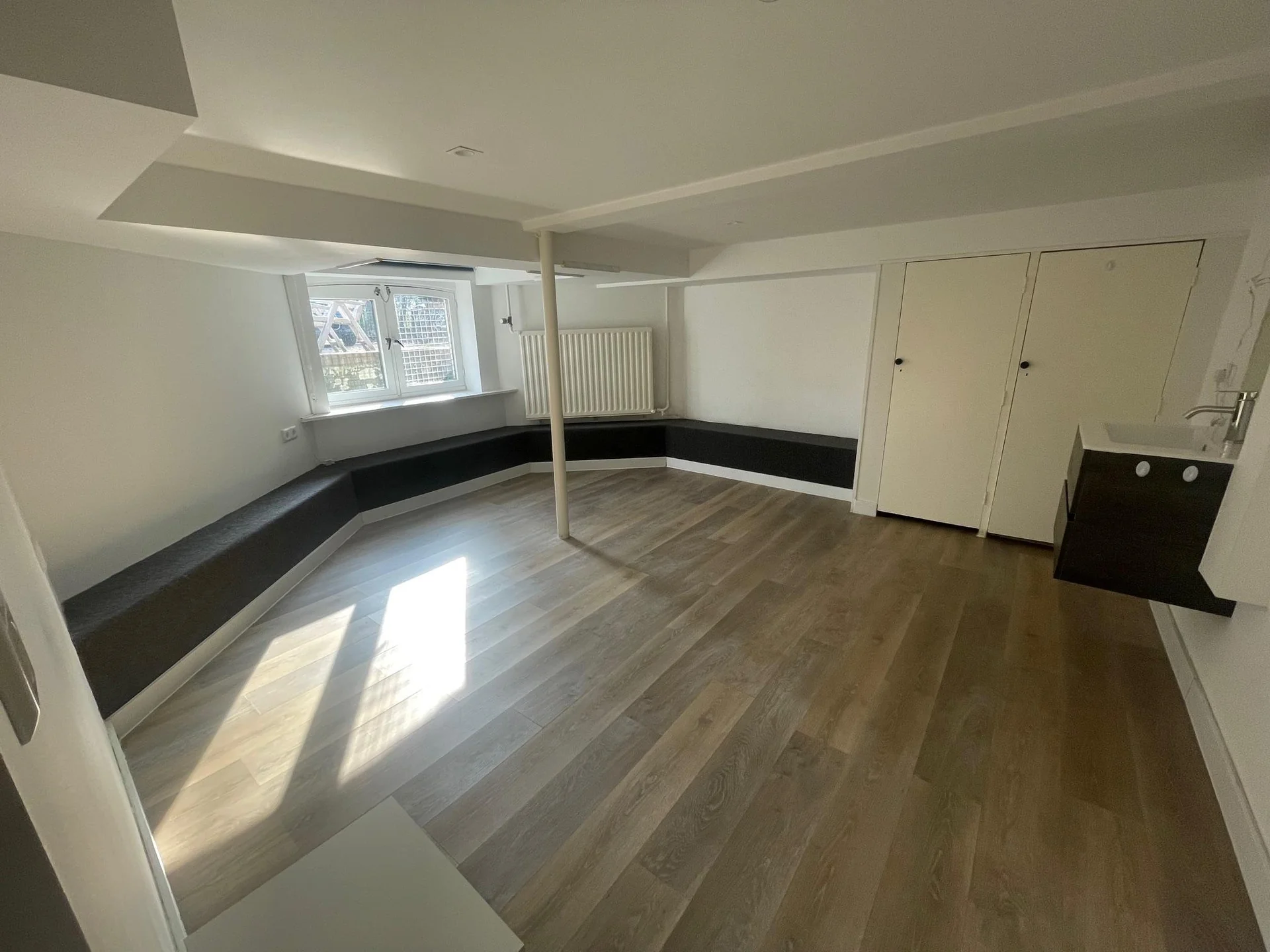 geblurde versie van de foto als achtergrond