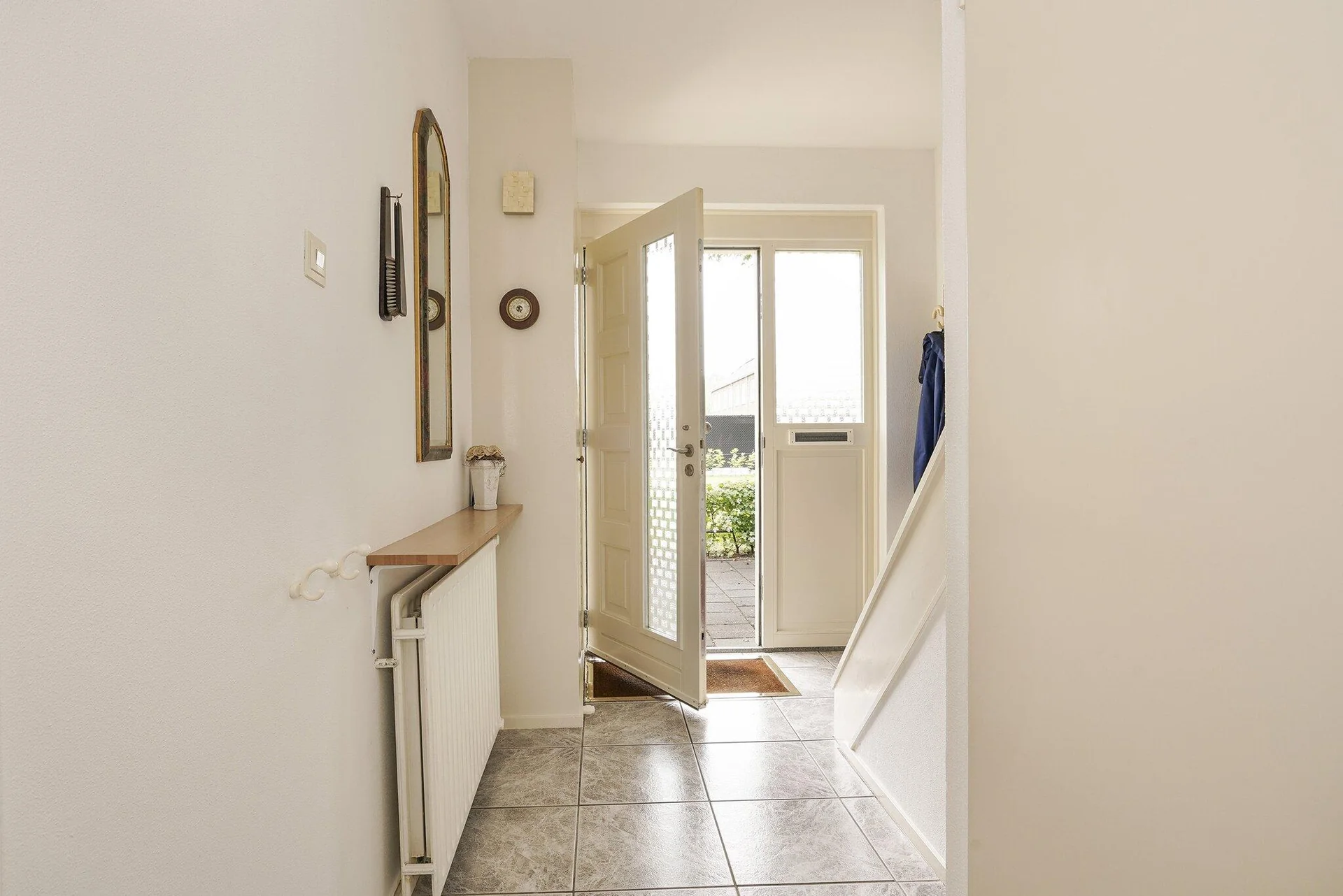 geblurde versie van de foto als achtergrond