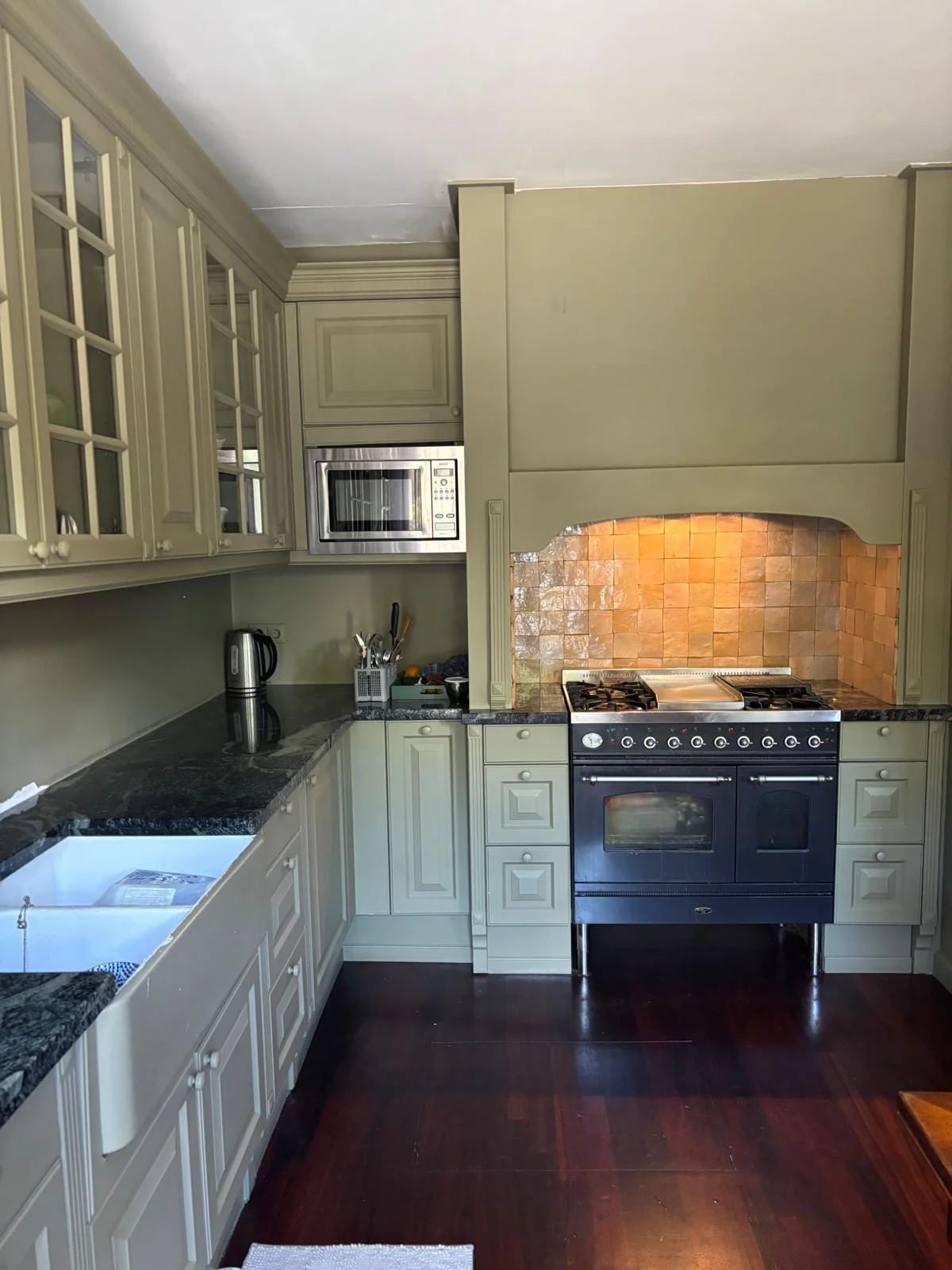 geblurde versie van de foto als achtergrond