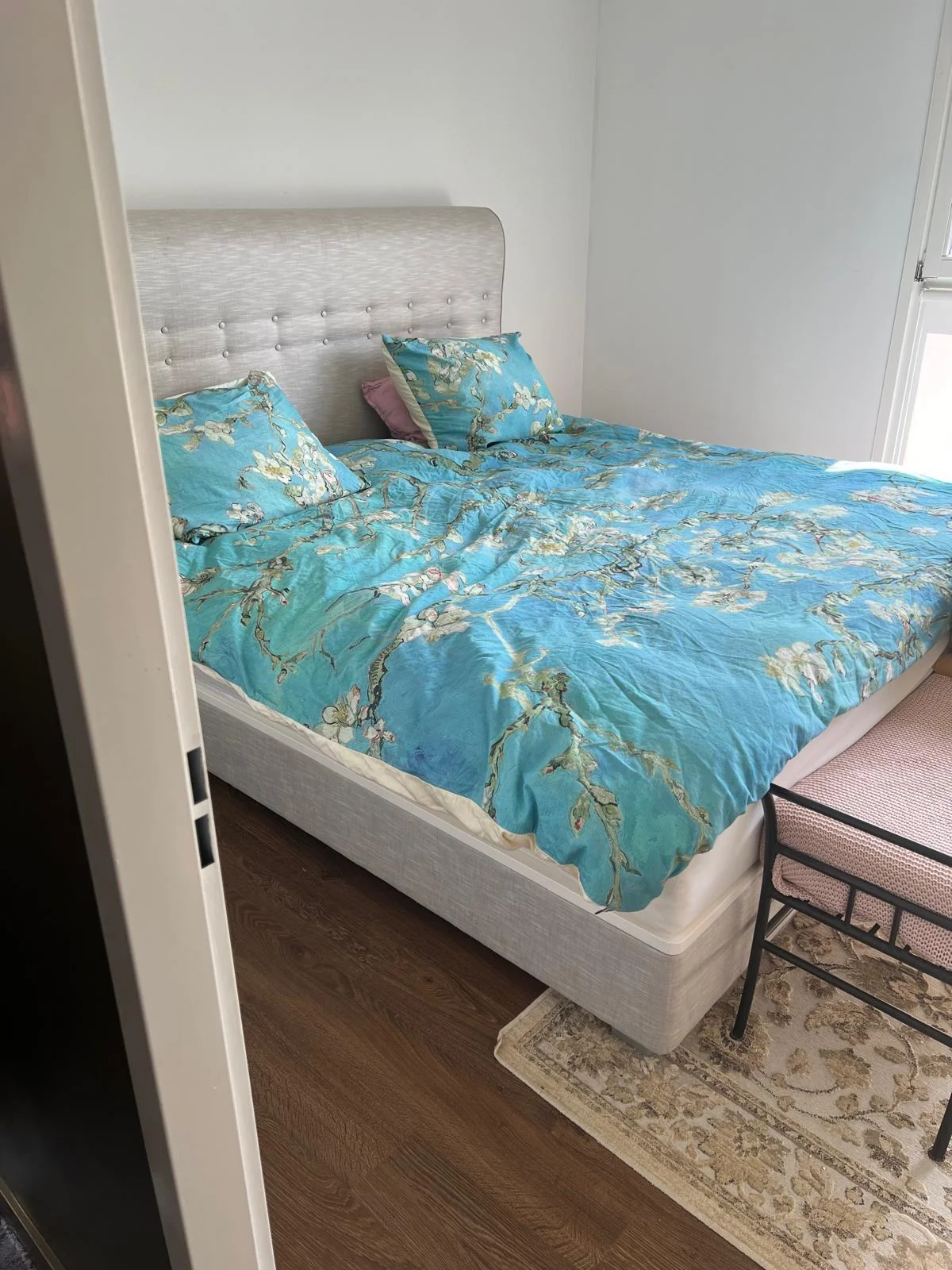 geblurde versie van de foto als achtergrond