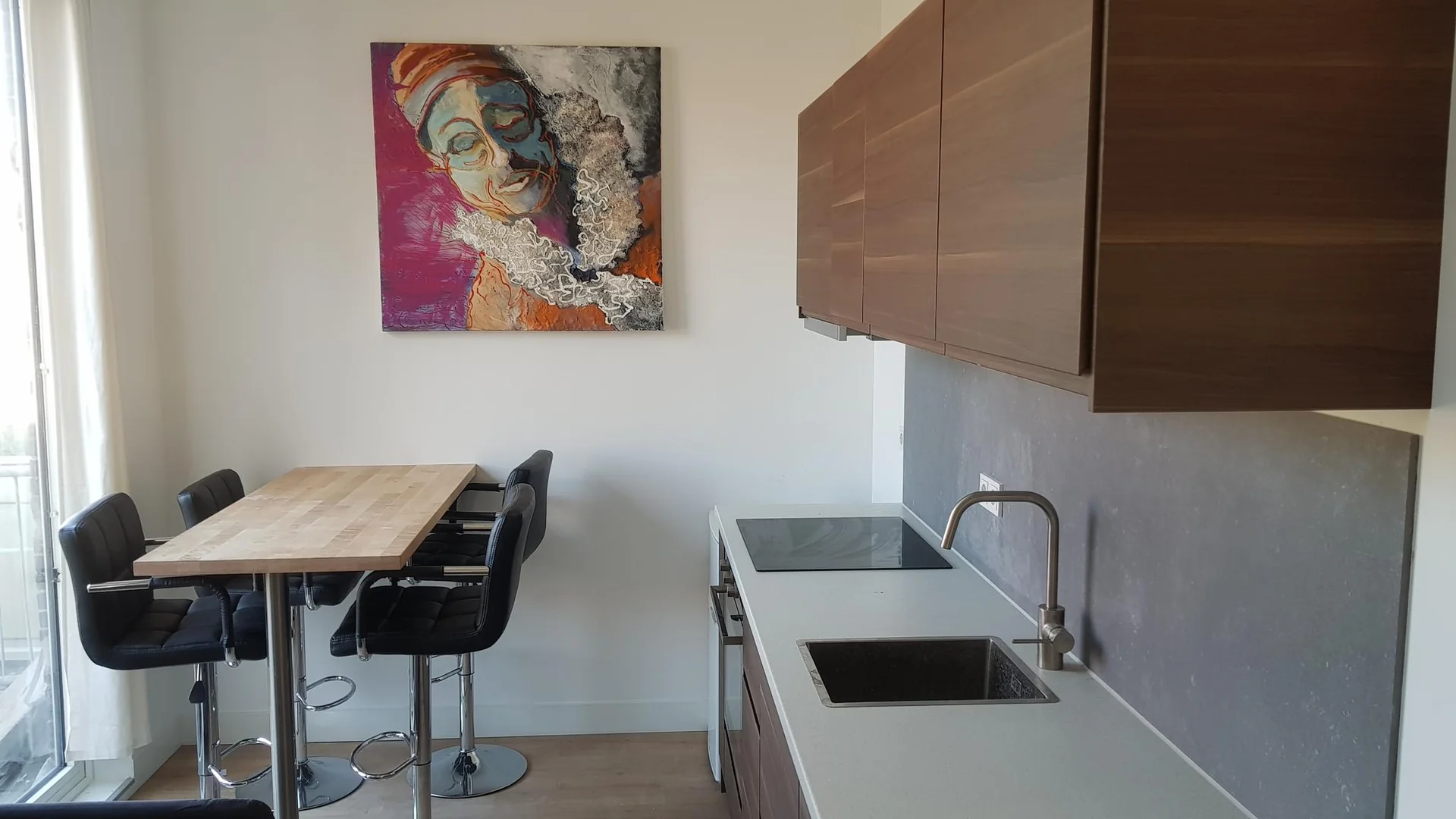 geblurde versie van de foto als achtergrond