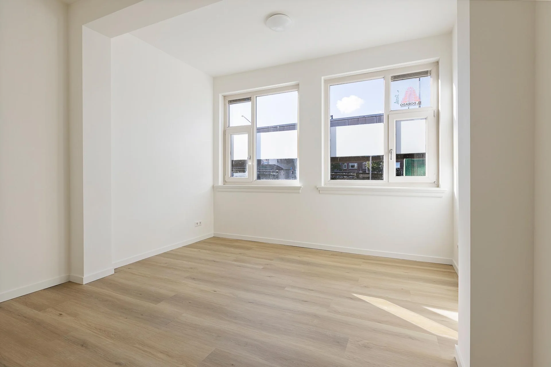 geblurde versie van de foto als achtergrond