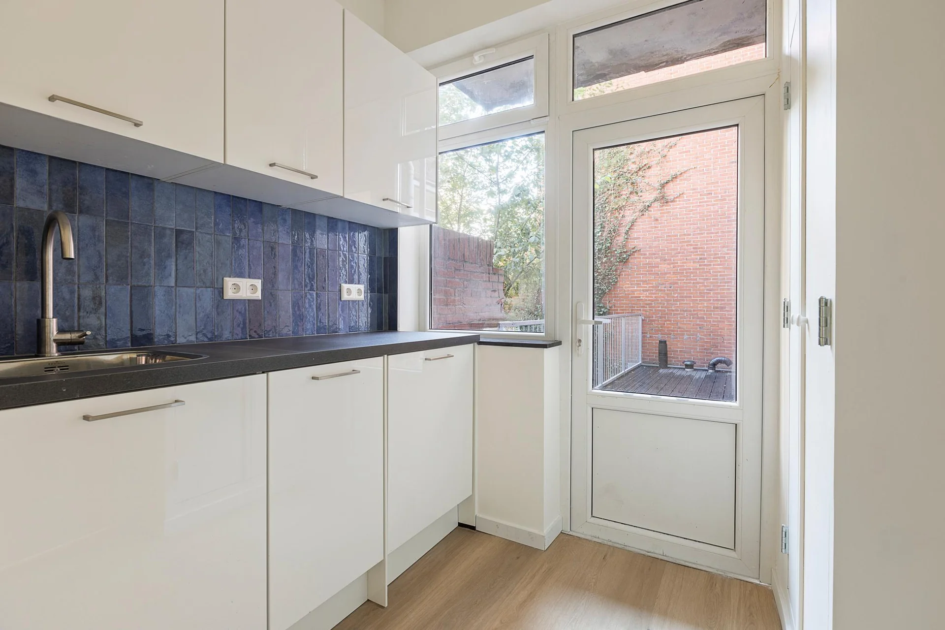 geblurde versie van de foto als achtergrond