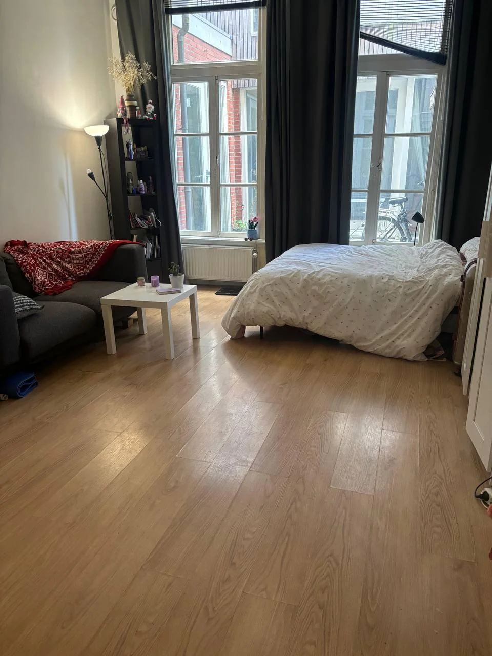 geblurde versie van de foto als achtergrond