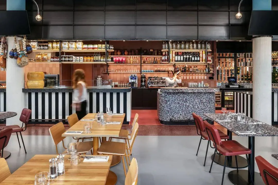 geblurde versie van de foto als achtergrond