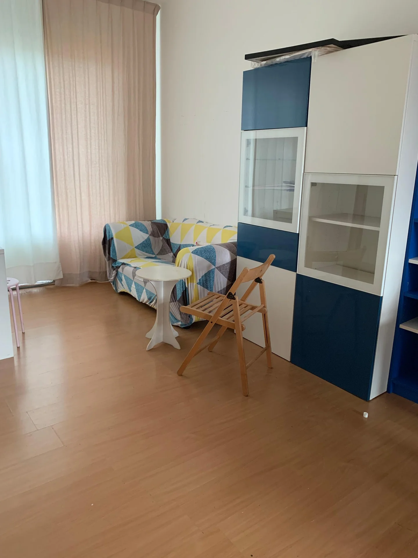 geblurde versie van de foto als achtergrond