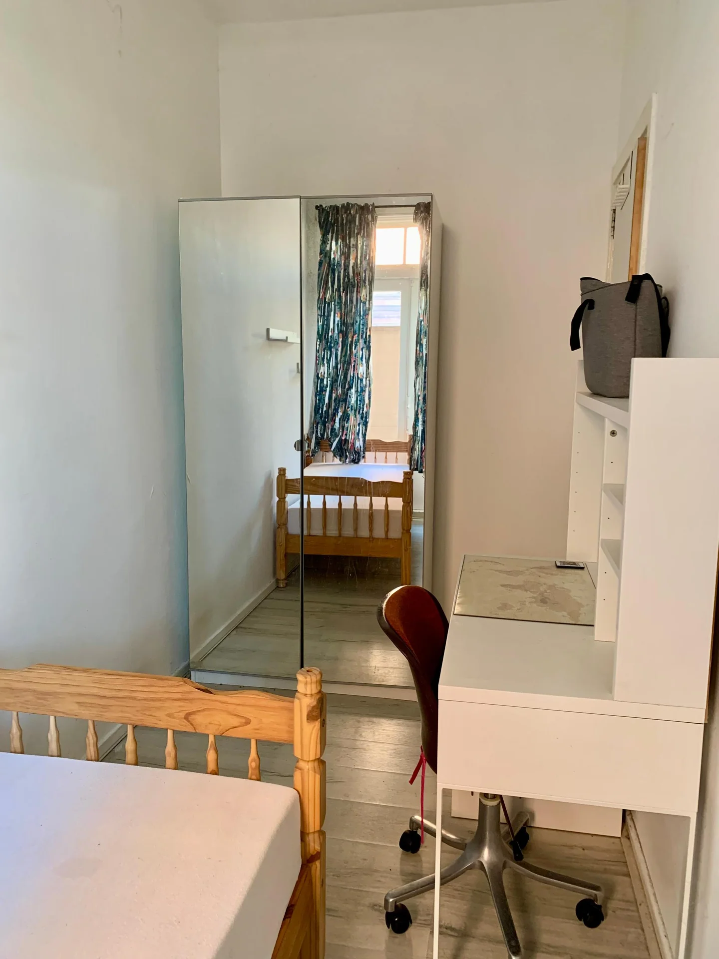 geblurde versie van de foto als achtergrond