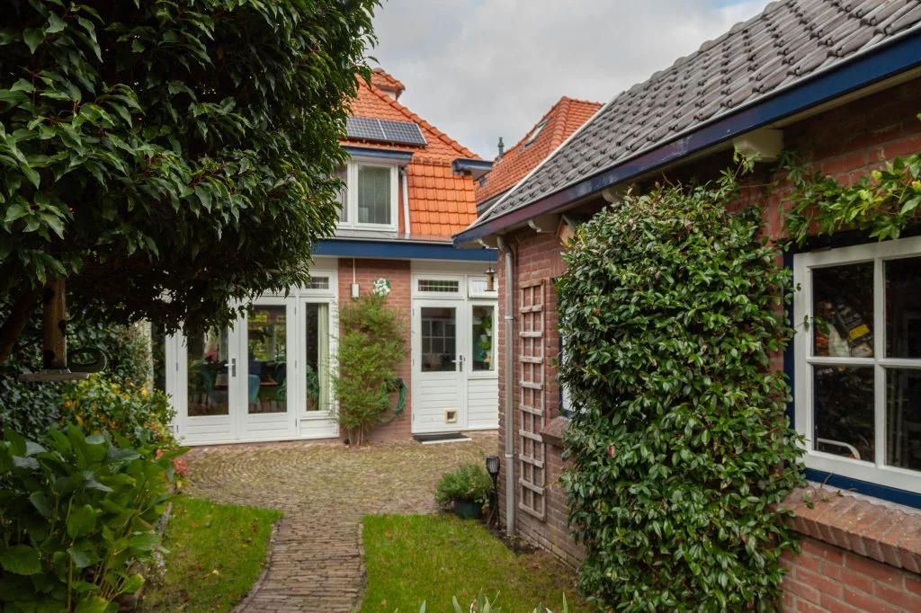 geblurde versie van de foto als achtergrond