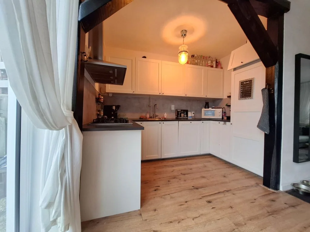 geblurde versie van de foto als achtergrond