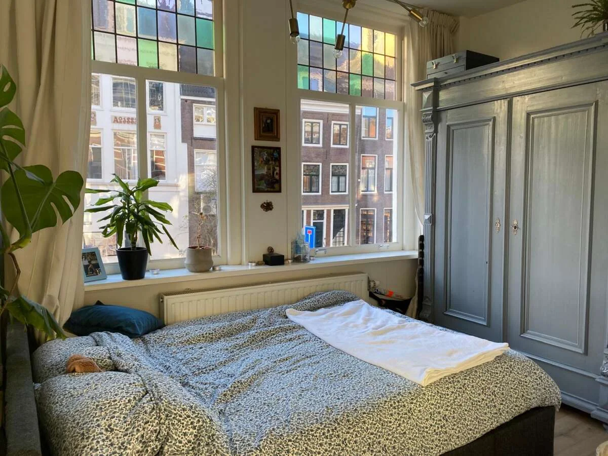 geblurde versie van de foto als achtergrond