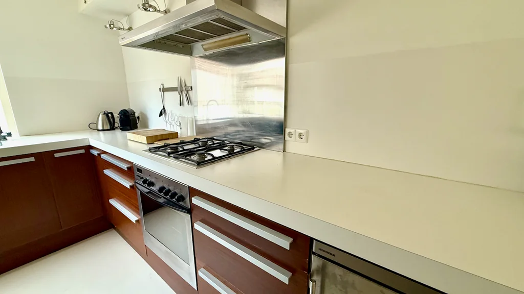 geblurde versie van de foto als achtergrond