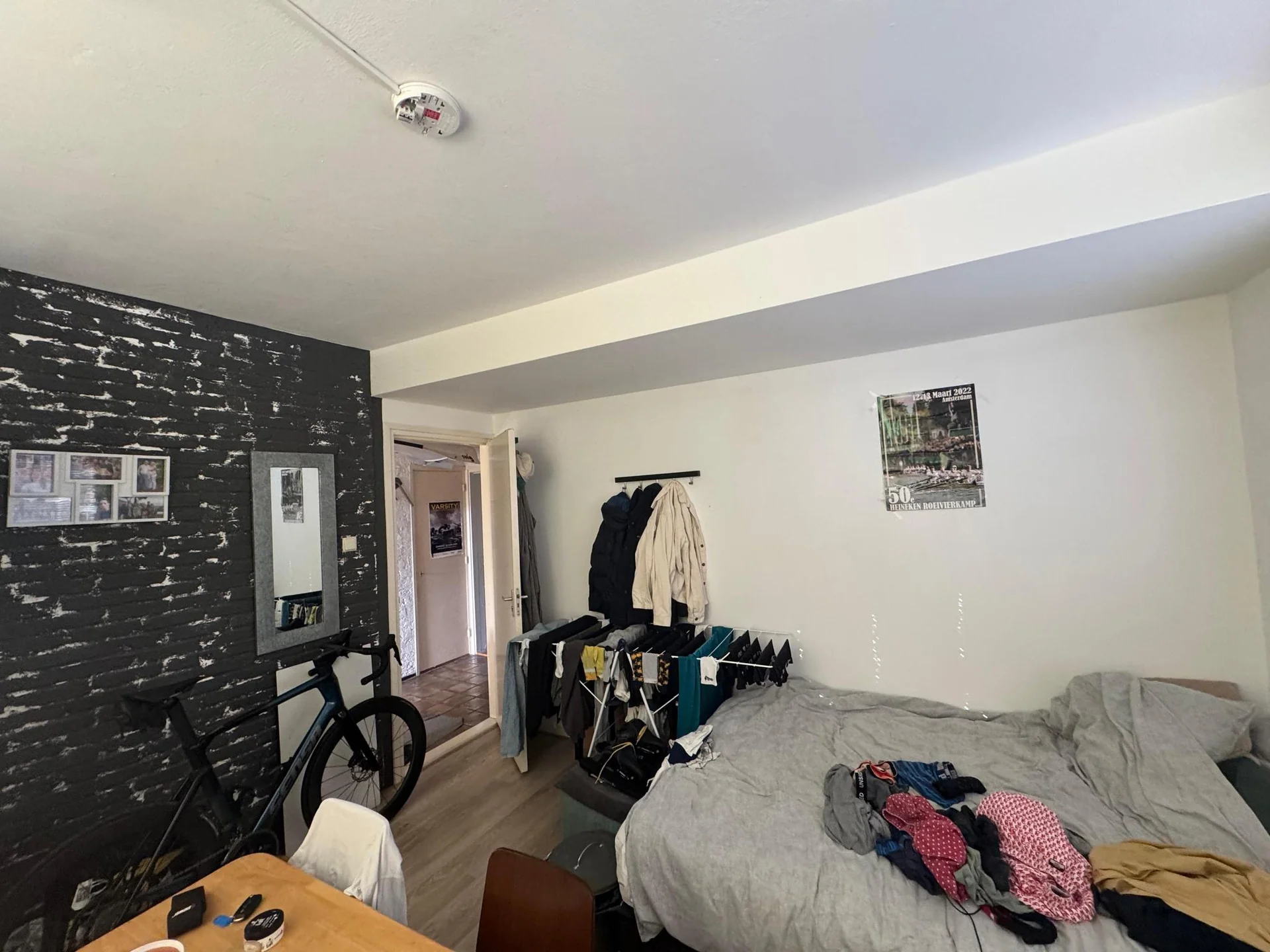 geblurde versie van de foto als achtergrond