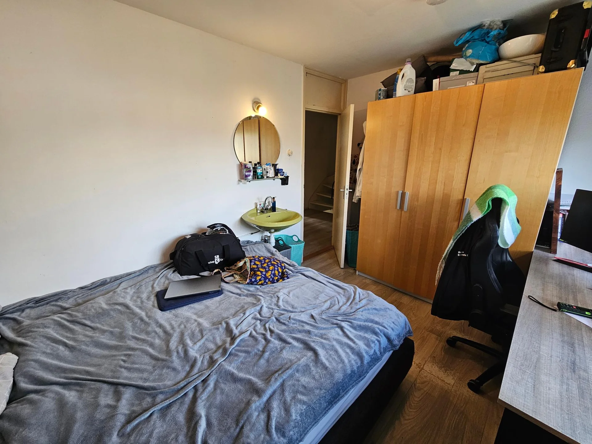 geblurde versie van de foto als achtergrond