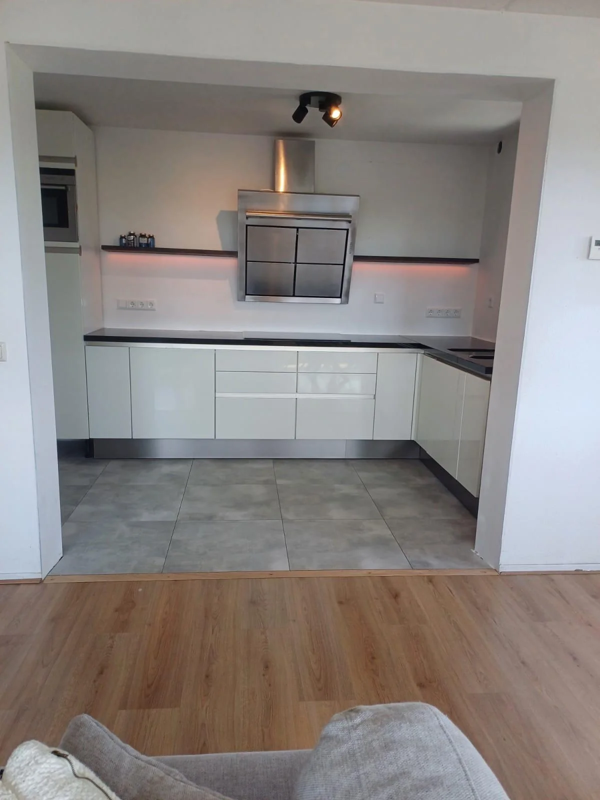 geblurde versie van de foto als achtergrond