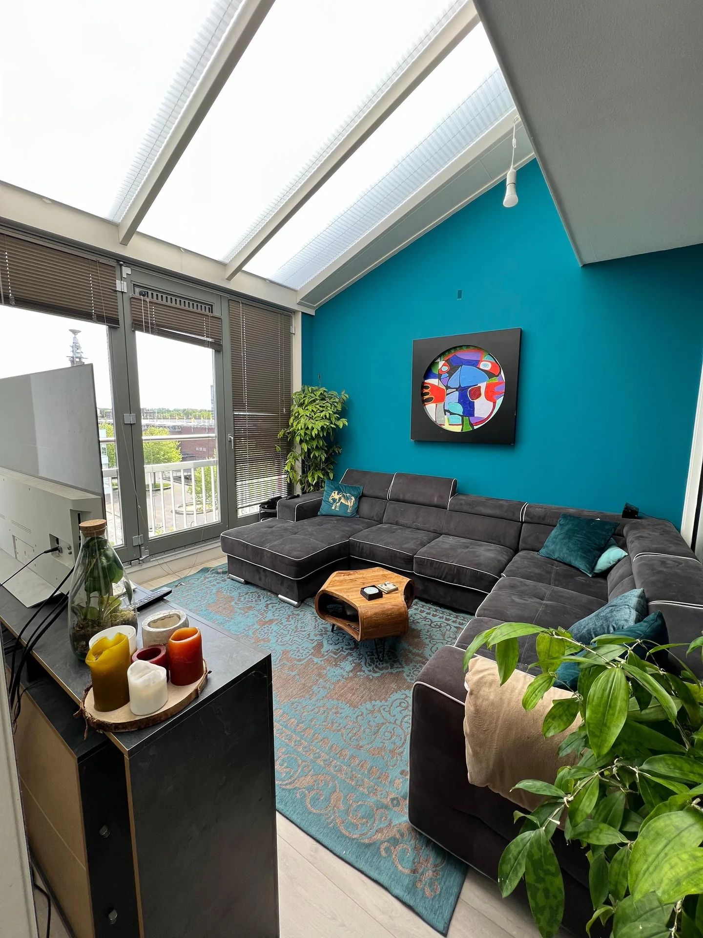 geblurde versie van de foto als achtergrond