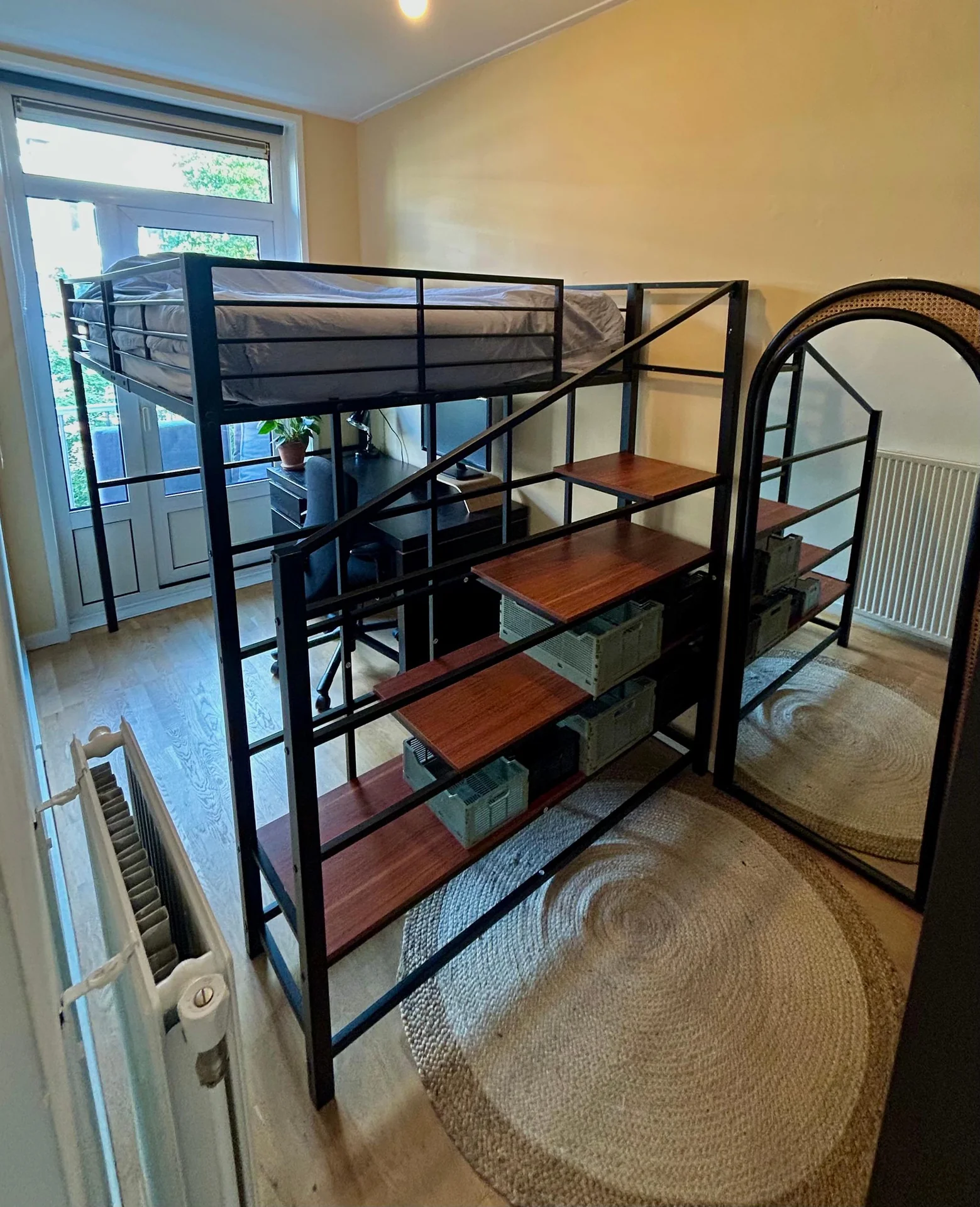 geblurde versie van de foto als achtergrond